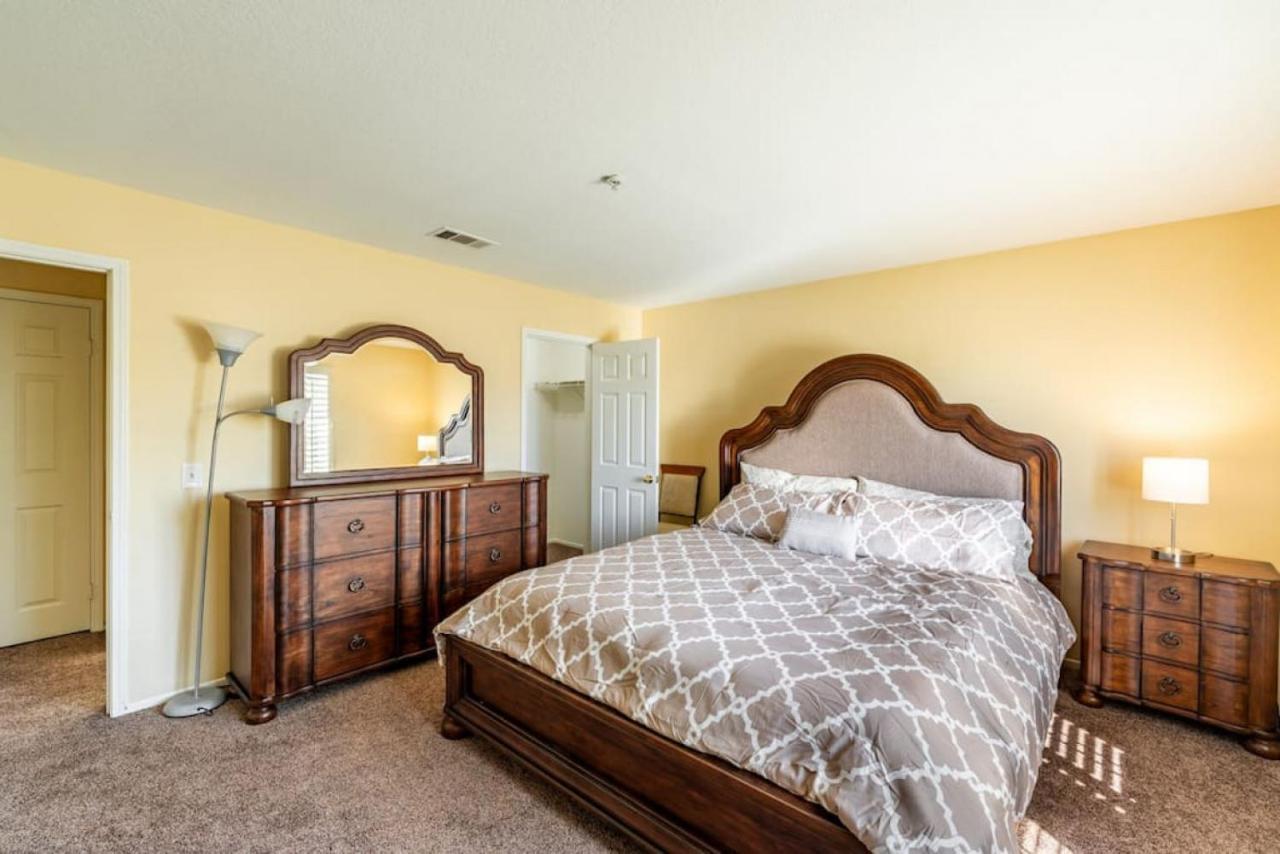 Family-Friendly 4Br Home - Spacious - Great Location フォンタナ エクステリア 写真