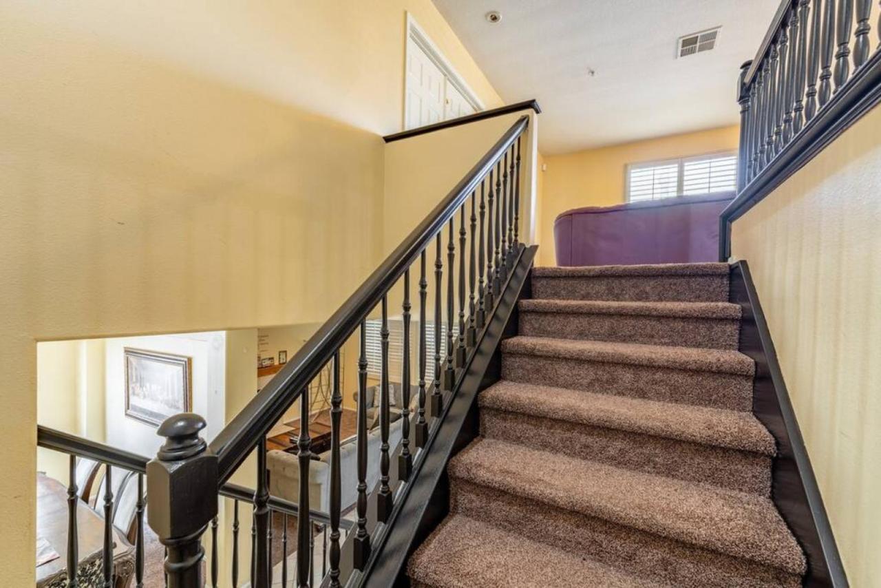 Family-Friendly 4Br Home - Spacious - Great Location フォンタナ エクステリア 写真